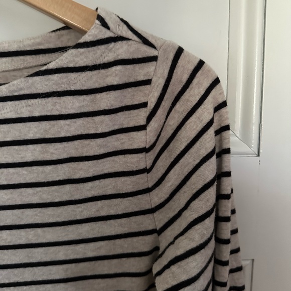 Gap Maternity heathered white black stripe light sweater tunic size Small - Picture 2 of 3